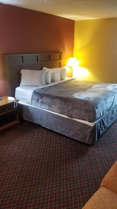 Hotel 2 Queen Beds Hotel Room 212 Booking Stillwater Dış mekan fotoğraf